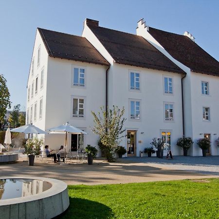 Hotel Im Schlosspark Binningen Екстериор снимка
