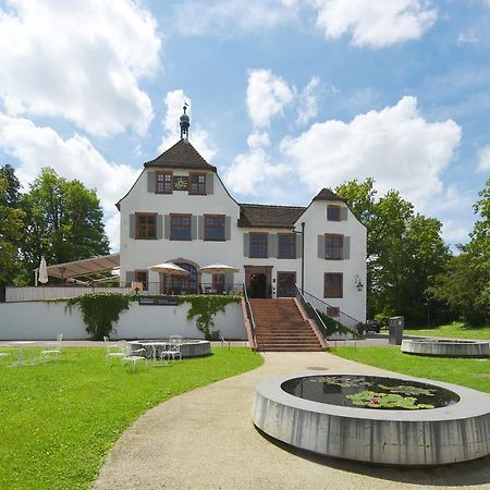 Hotel Im Schlosspark Binningen Екстериор снимка