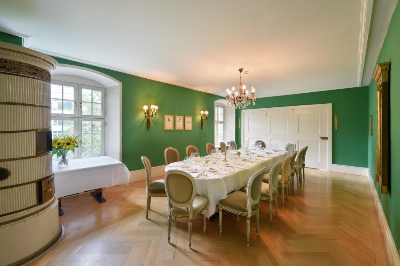 Hotel Im Schlosspark Binningen Екстериор снимка