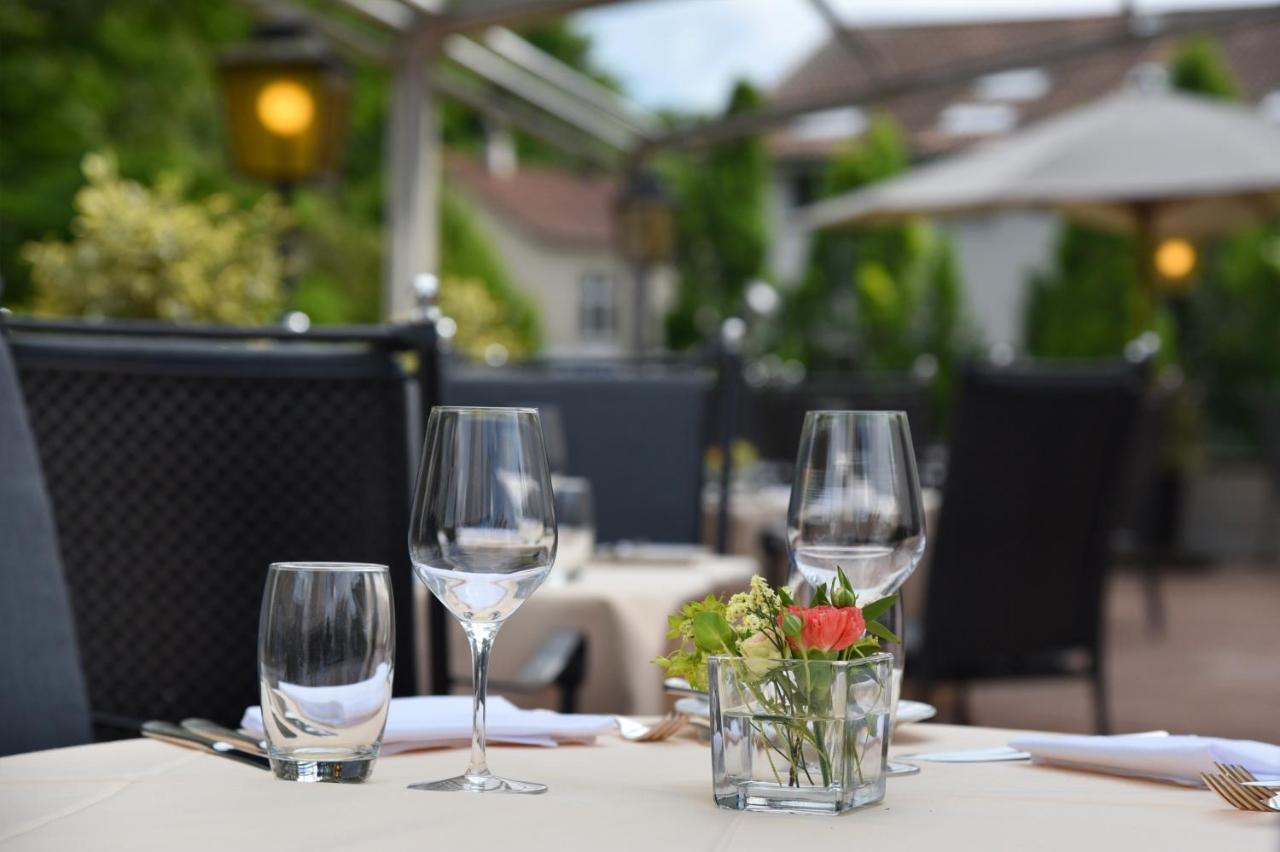 Hotel Im Schlosspark Binningen Екстериор снимка