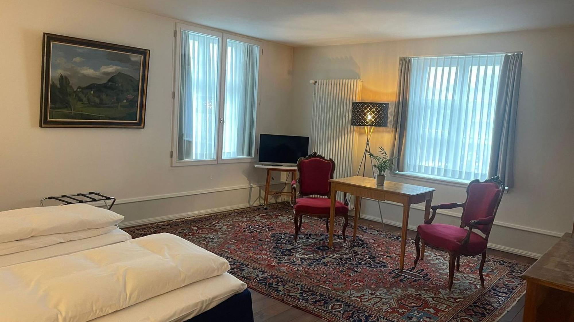Hotel Im Schlosspark Binningen Екстериор снимка