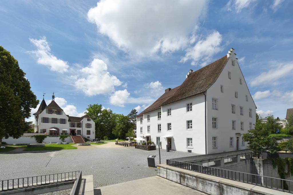 Hotel Im Schlosspark Binningen Екстериор снимка