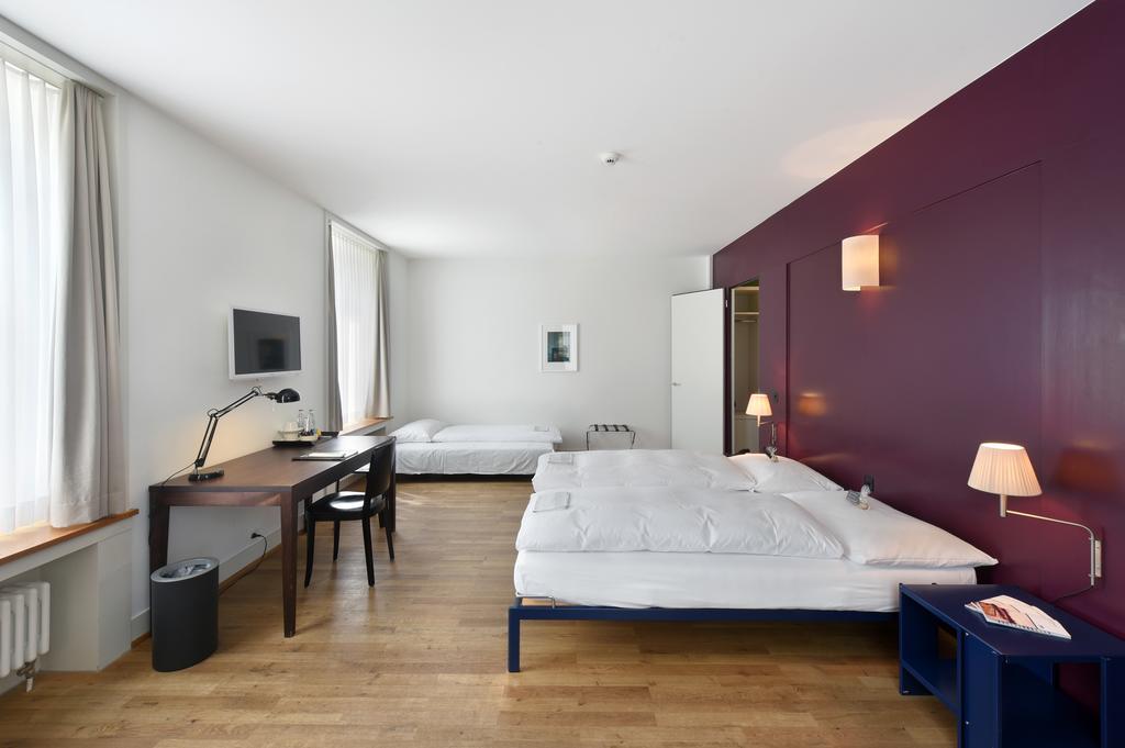 Hotel Im Schlosspark Binningen Екстериор снимка