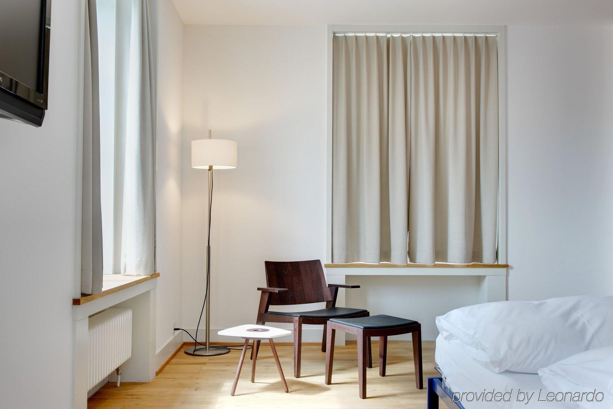 Hotel Im Schlosspark Binningen Екстериор снимка