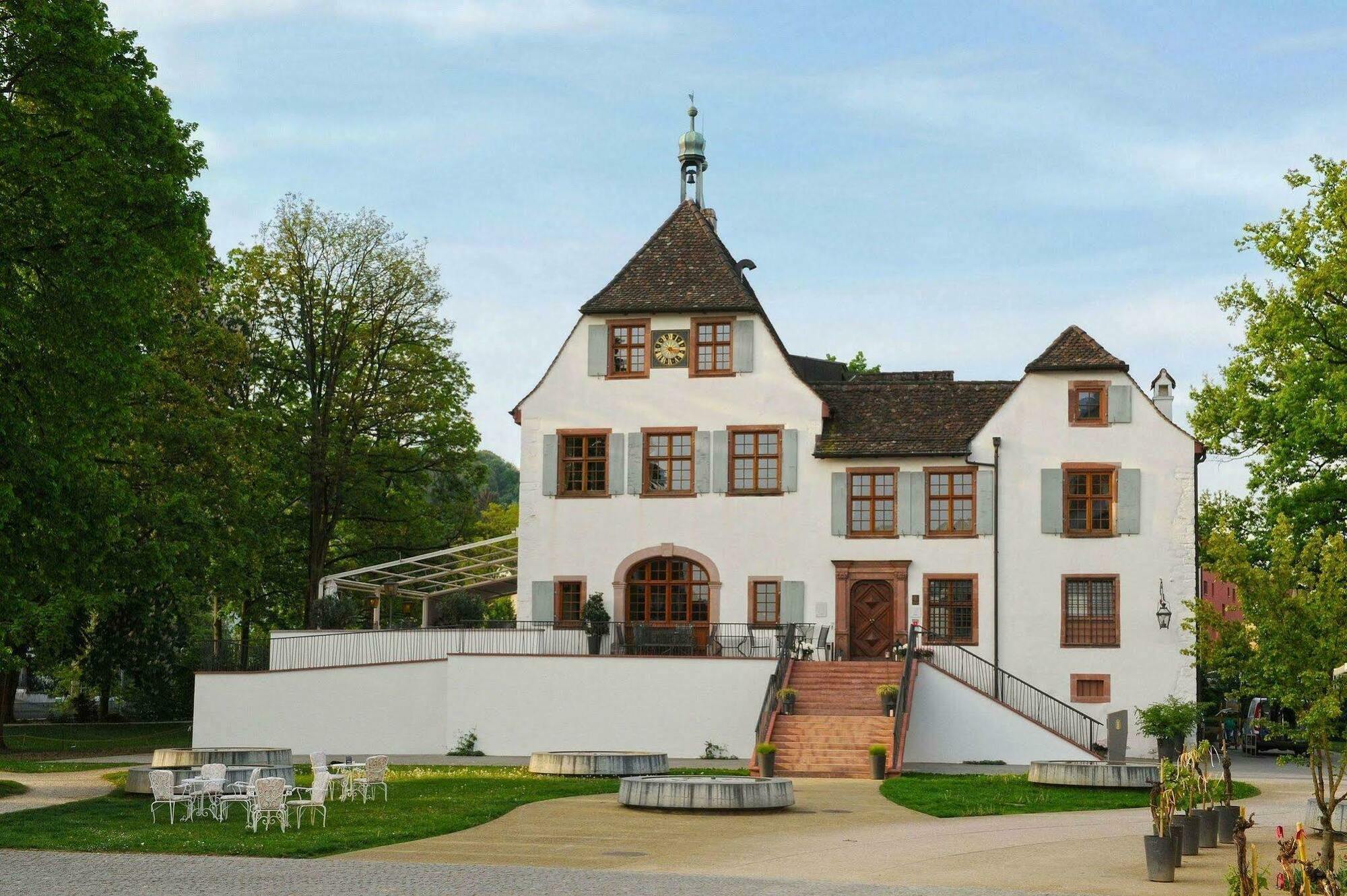 Hotel Im Schlosspark Базел Екстериор снимка
